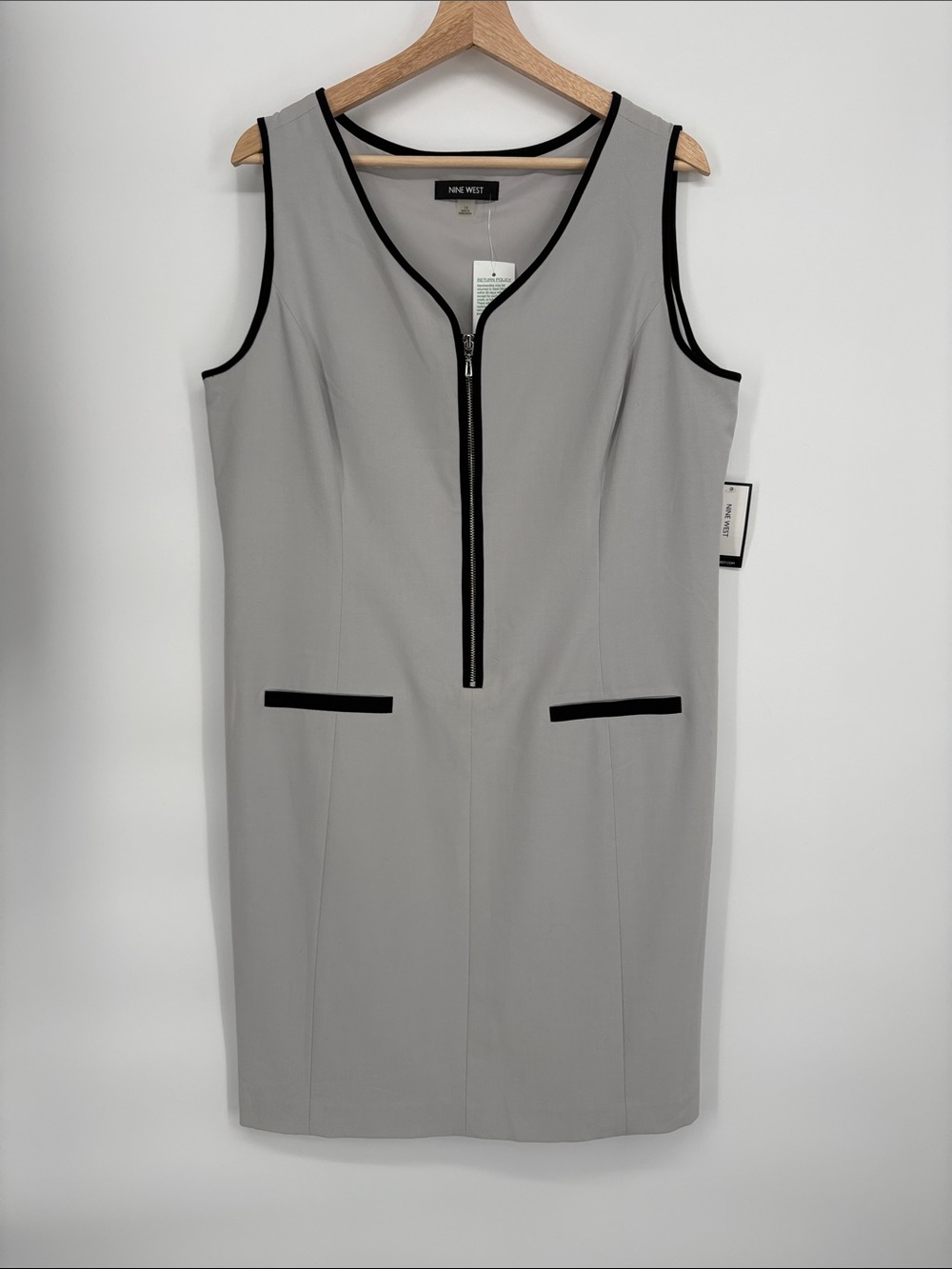 🛹 nwt Nine West Light Gray Midi Sheath Dress with Black Trim zip front